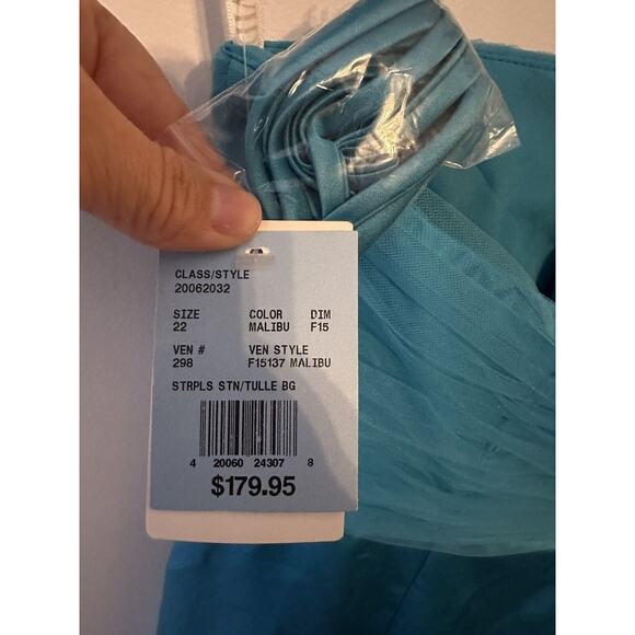 Davids Bridal Dress Malibu Satin/Chiffon Size 22 Prom Homecoming Wedding NEW - Picture 4 of 8